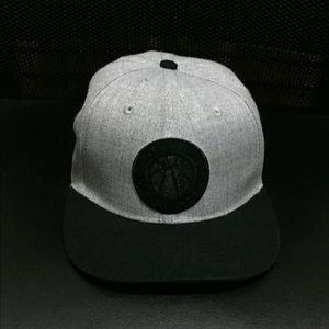 H&M grey /black SnapBack